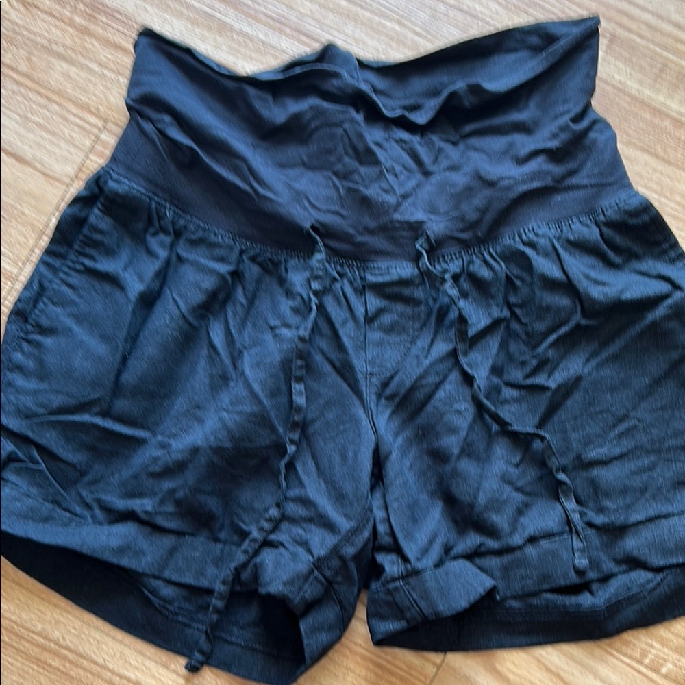 Maternity shorts
